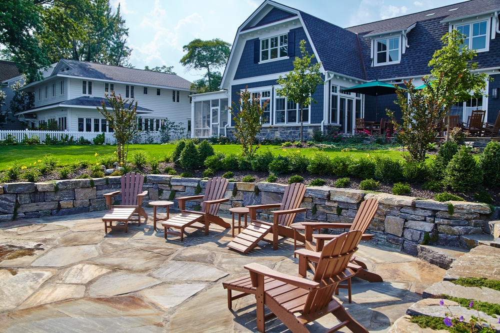 Retaining wall patio with chairs